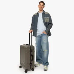 RESIST'R CASE M-Eastpak Fashion